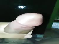 Un vergon eyaculando 